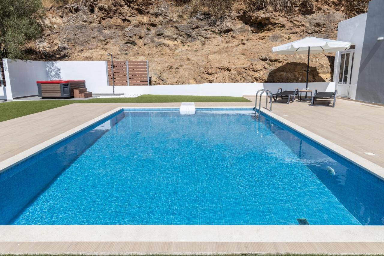 Villa Neonis Spílion Exteriör bild
