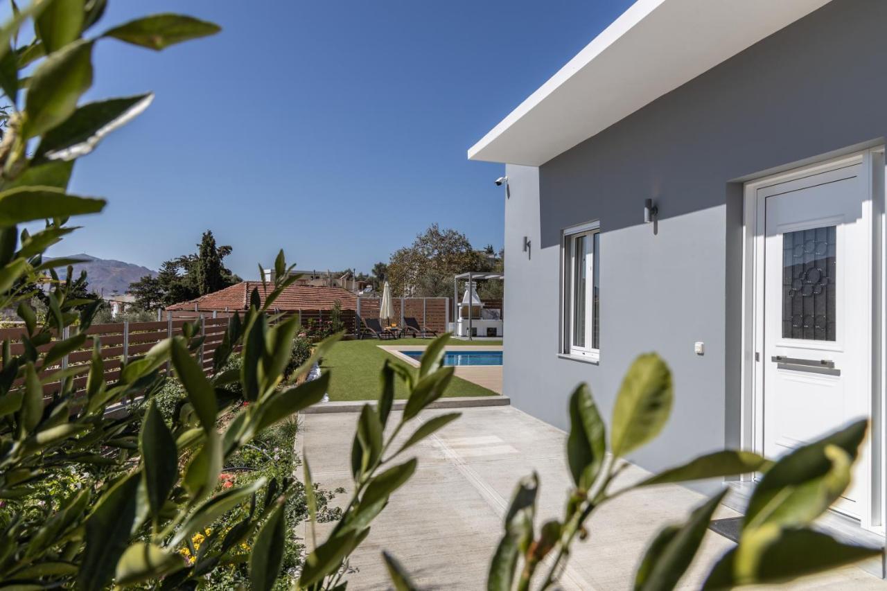 Villa Neonis Spílion Exteriör bild